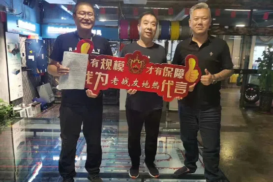我期待著與老戰(zhàn)友地?zé)岷献?，也期待著家中溫?>
                                </div>
                            </div>
                            <div   id=